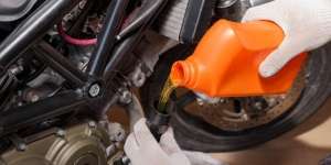 Efek Ngenes Jika Filter Oli Mesin Motor Dipasang Kurang Kencang, Buruan Cek!