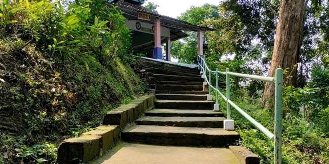 Misteri Mushola di Puncak Gunung Pucangan Jombang, Ada Makam Keramat