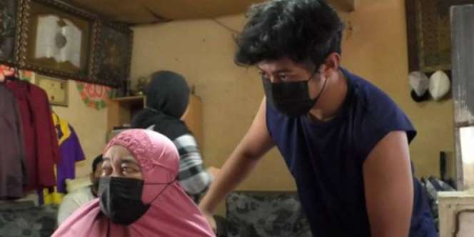 Perjuangan Anak Tulang Punggung Keluarga Rawat Ibu Strok, Jadi Buruh Cuci Piring