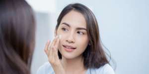 Jangan Dibuang, Manfaatkan Skincare yang Tidak Cocok untuk Ini