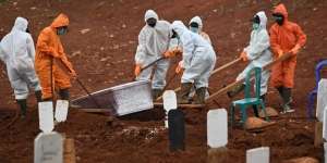 Kondisi Darurat, MUI Bolehkan Kubur Jenazah Dalam Satu Lubang