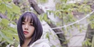 Potret `Minimalis` Lisa BLACKPINK di Majalah Vogue, Atasannya Cuma Pita Besar