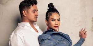 Tetap Layani Suami Meski Demam, Syok Lihat Penampilan Vanessa Angel 