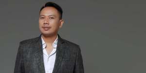 Vicky Prasetyo Dituntut 8 Bulan Penjara