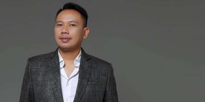 Vicky Prasetyo Dituntut 8 Bulan Penjara