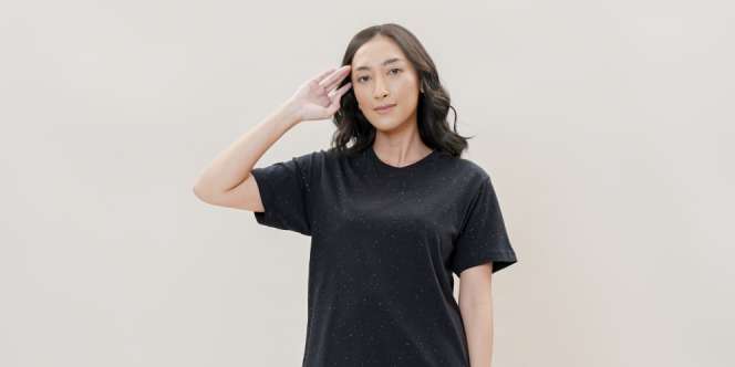 Tips Padu Padan Kaus Polos untuk Tampilan Lebih Stylish