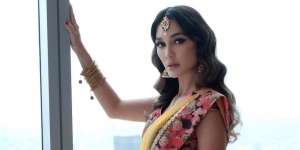 Pesona 7 Artis Tanah Air dalam Balutan Baju India