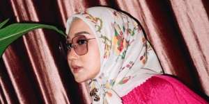 Tips Memilih Outfit Pink Sesuai Warna Kulit ala Dian Pelangi
