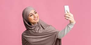 Tips Makeup Simple agar Selalu Siap Tampil Depan Kamera