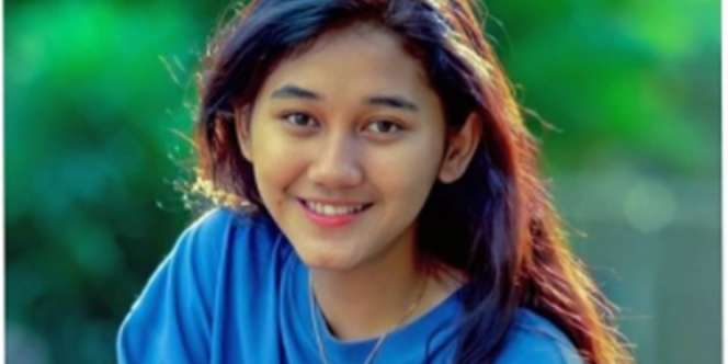 7 Potret Nostalgia Nike Ardilla dalam Berbagai Film, Parasnya Curi Perhatian