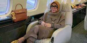 5 Potret Mama Tak Kalah Hits dari Anaknya yang Artis