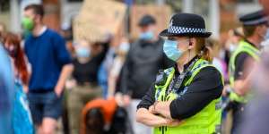 Inggris Tak Lagi Wajibkan Pakai Masker, Mulai 19 Juli 2021