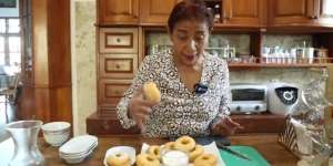 Sajian Donat Kentang PPKM ala Susi Pudjiastuti