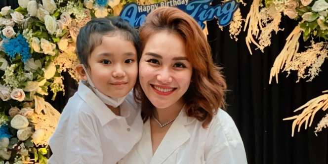 Terlalu Lama Sendiri, Ayu Ting Ting Diminta Putrinya Tak Usah Menikah Lagi