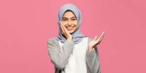 4 Tips Menyamarkan dan Meredakan Jerawat Agar Wajah Mulus