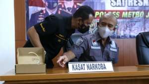 Bukan Bong Sabu Biasa, Barang Bukti Nia Ramadhani-Ardi Bakrie
