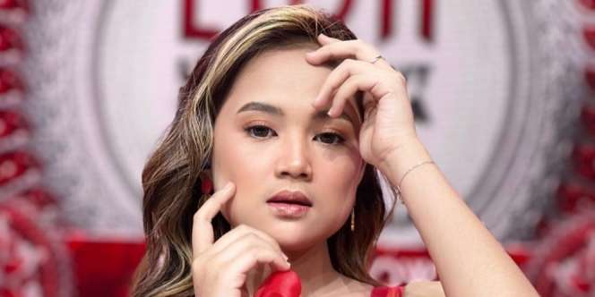 Potret Rumah Nia 'LIDA' di Kampung, Berdinding Kayu