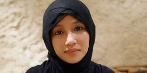 Dicibir Netizen Gara-gara Nulis Buku, Selebgram Fatimah Az Zahra Buka Suara