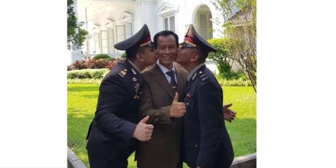 Mantan Kapolri Sutarman Jadi Tukang Becak, Penumpangnya Bikin Gemas