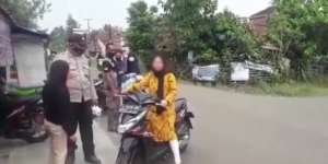 Viral Emak-Emak Nangis Histeris Saat Disetop Polisi karena Tak Pakai Masker