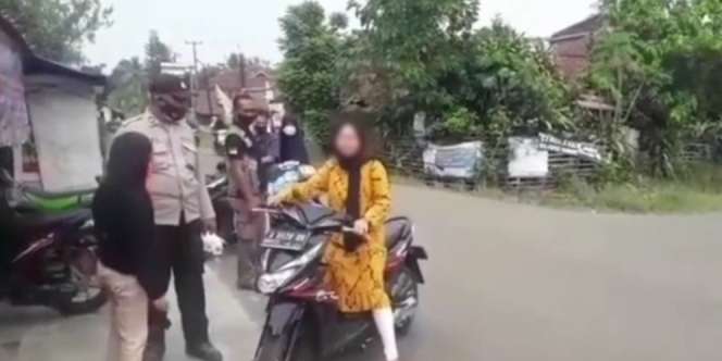 Viral Emak-Emak Nangis Histeris Saat Disetop Polisi karena Tak Pakai Masker
