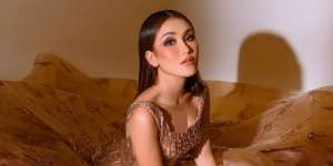 5 Pedangdut Pemotretan Berbusana Glamor, duh Ayu Ting Ting...