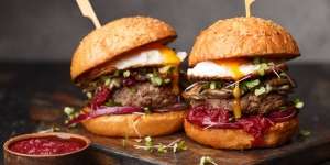 Pemilik Resto Jual Burger Rp85 Juta Saat Pandemi, Ada yang Beli!