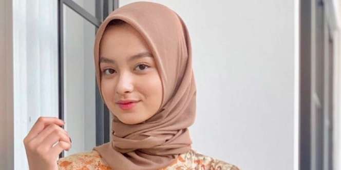4 Potret Cantik Kekasih Putra Ucok Baba yang Tampan