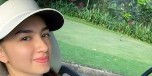 Ditanya Pernah Tidak Pakai Gayung Sobek, Jawaban Angel Karamoy Bikin Emosi Rigen