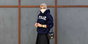 Ide Padu Padan Hoodie dan Hijab ala Selebgram Dian Safitri