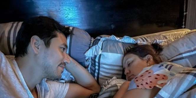 Ssst... Ini Kebiasaan Darius Sinathrya Jika Donna Agnesia Sedang Tidur Pulas