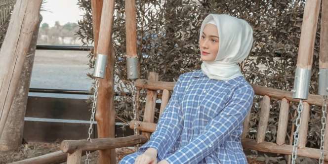 Inspirasi Mix and Match Tunik Ala Selebgram Sabrina Sosiawan