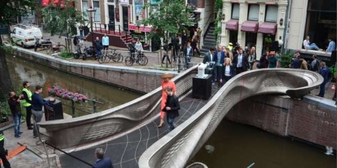 Pertama di Dunia! Jembatan Ini Dibuat dari `Printer 3D`