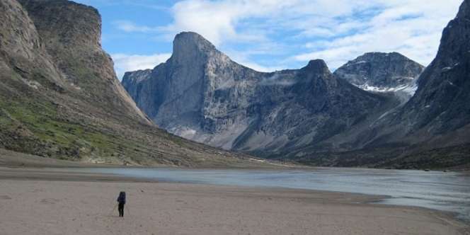 Gunung Thor dengan Permukaan Batu Vertikal Tertinggi Ternyata Benar-benar Ada