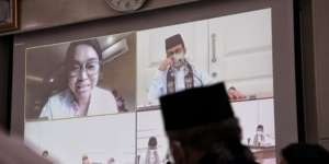 Gubernur Anies Dengar Curhat Nakes Puskesmas, Titip Pesan Ini ke Warga Ibu Kota 