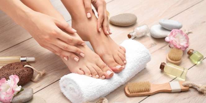 3 Tahap Bersihkan Kulit Kaki dan Membuatnya Lebih Cerah