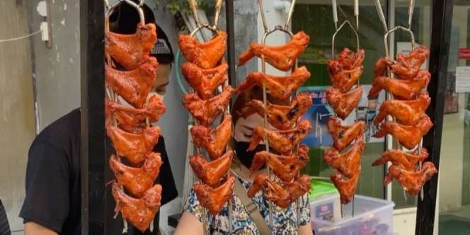 Lagi Viral, Ayam Mail 'Upin Ipin' di Yogyakarta yang Laris Manis