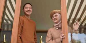 Jarang Ada yang Tahu! 5 Seleb Ini Menikah dengan Teman Sekolah