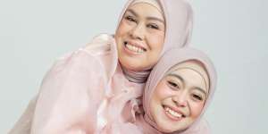 5 Potret Lesty Kejora dan Mama Redi Kembaran Outfit, Kompak Banget