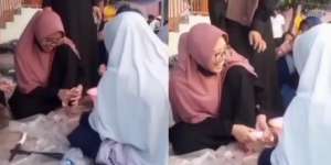 Bantu Potong Daging Kurban, Ukhty Ini Malah Sibuk Mainan Bagian Ini