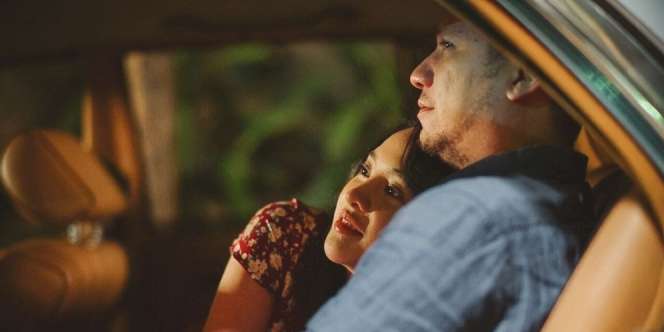 Anya Geraldine Pamer Poster Mesra di Atas Tempat Tidur, Gading Marten Diprotes