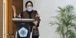 Risma Akui Pemerintah Sempat Prediksi Covid-19 Berakhir April 2021