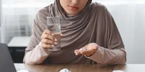 Doa Mengonsumsi Obat Agar Terhindar dari Efek Buruknya