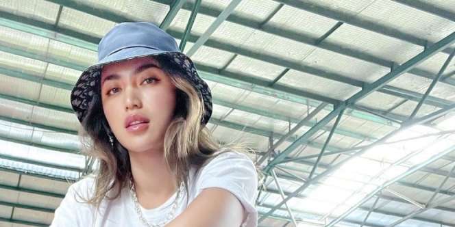 Pakai Dress Ketat Tanpa Bawahan, Jessica Iskandar Dipuji Makin Cantik