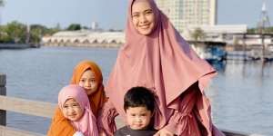 Putri Kedua Oki Setiana Dewi Dilarikan ke RS, Ada Apa?
