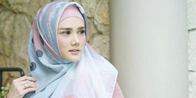 Mulan Jameela Selalu Kenakan Kaus Kaki di Balik Sepatunya, Intip Tampilannya