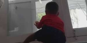 Video Lucu Anak Bungsu Ridwan Kamil 'Kabur' Lewat Jendela