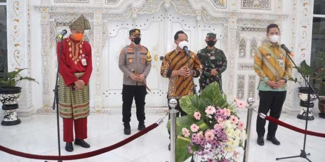 Mendagri Roadshow ke Daerah Semangati Pemda Atasi Pandemi