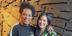 Disindir Bersuamikan Arie Kriting, Indah Permatasari Beri Balasan `Makjleb`