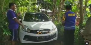 Heboh! Subuh-Subuh Mobil Ngebut Masuk Gang Sempit, Saat Dicek Ga Ada Sopirnya